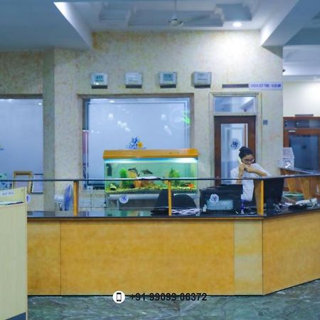 Infocity Club And Resort Гандинагар Екстериор снимка