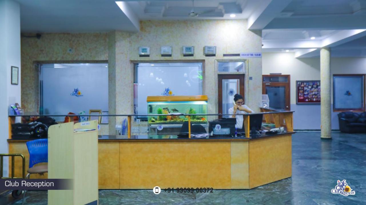 Infocity Club And Resort Гандинагар Екстериор снимка