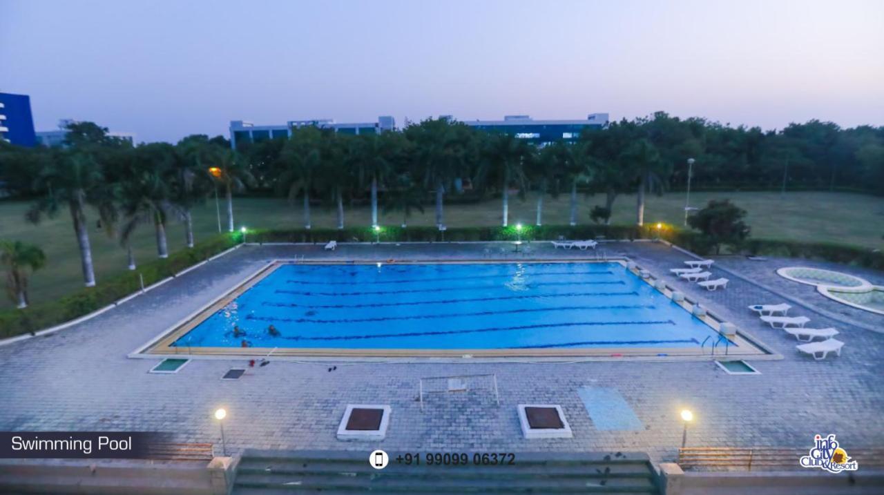 Infocity Club And Resort Гандинагар Екстериор снимка